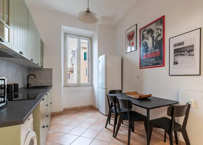 Apartment Guesthost - Lungotevere And Bright Rom