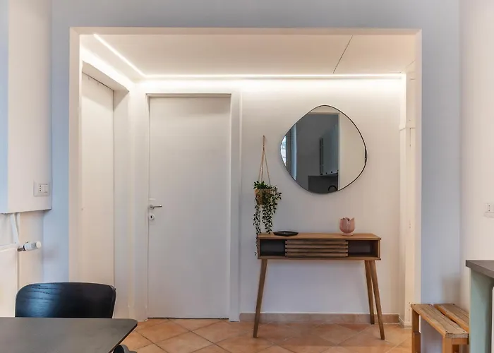 Guesthost - Lungotevere And Bright Apartment Rom